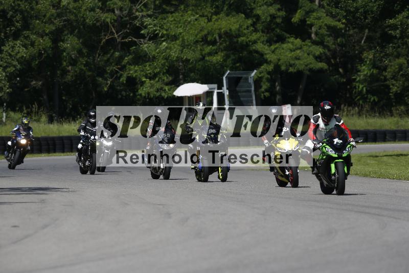 /Archiv-2024/29 12.06.2024 MOTO.CH Track Day ADR/Gruppe blau/22